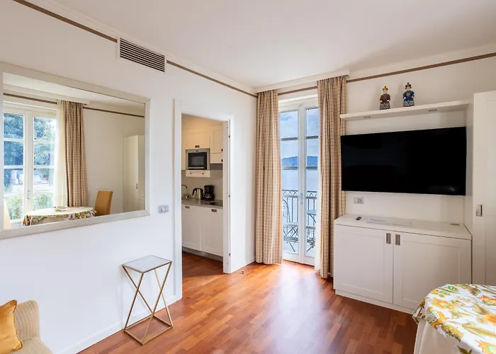 Antico Verbano 4* 메이나